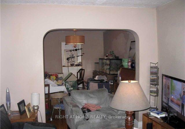 37-deforest-road-toronto-ontario-w13239180