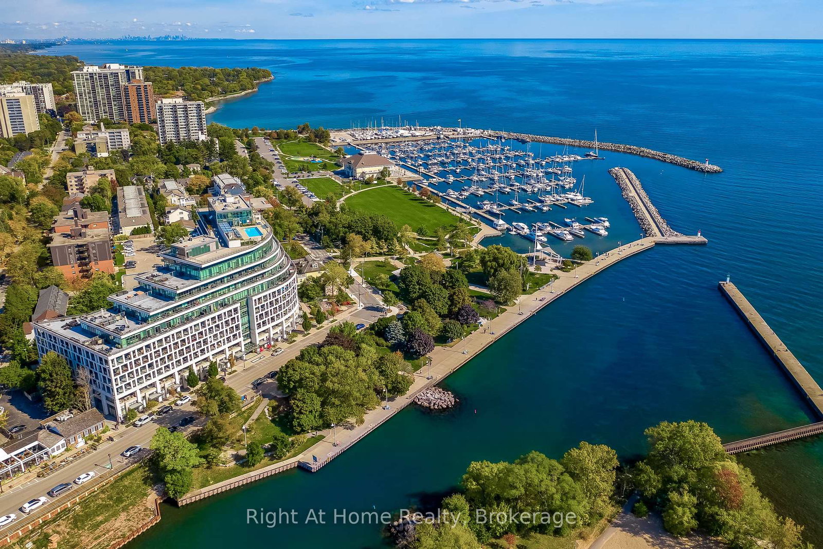 11-bronte-road-oakville-ontario-w13239296