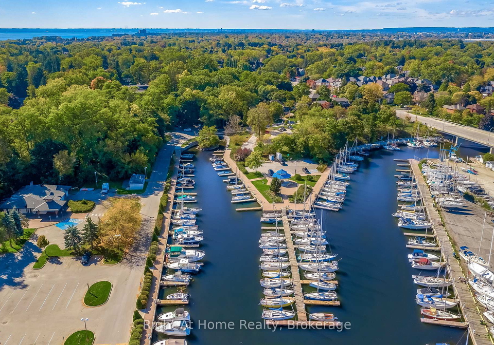 11-bronte-road-oakville-ontario-w13239296