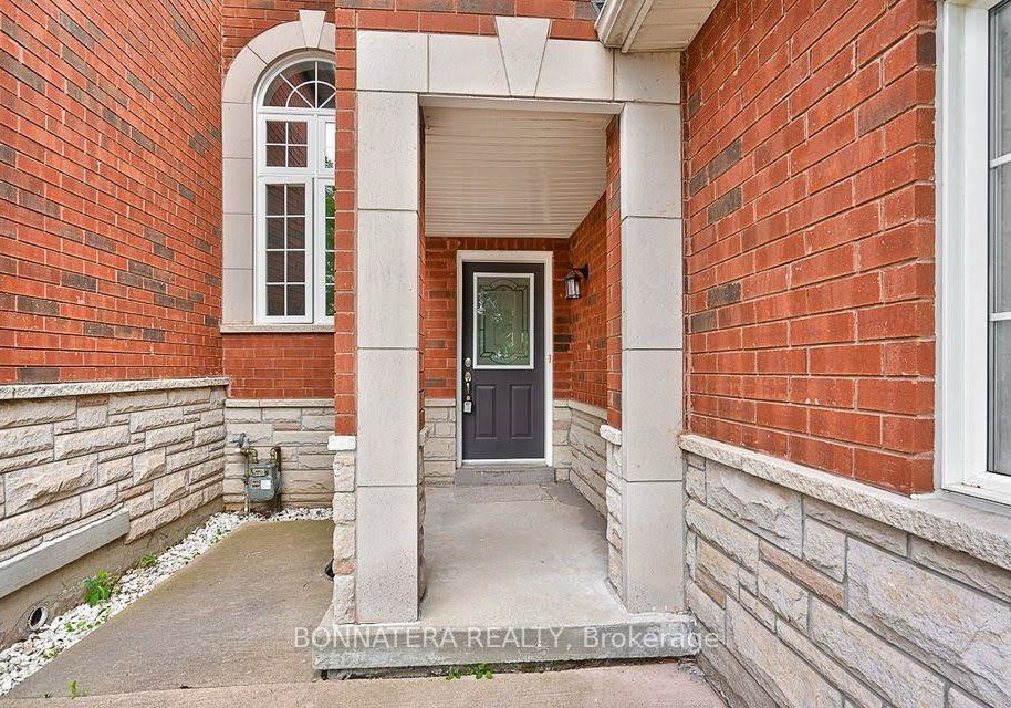 2399-newcastle-crescent-oakville-ontario-w13239314
