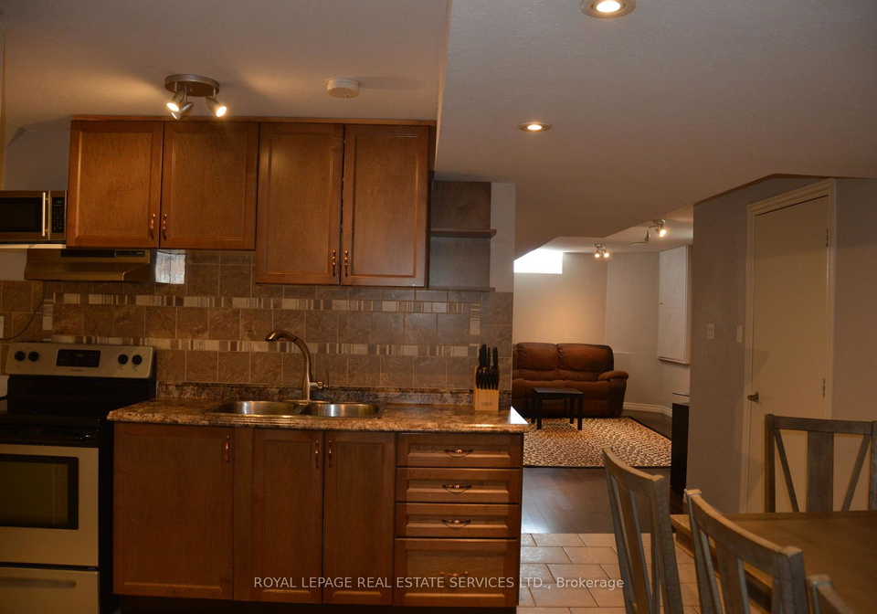 2692-north-ridge-trail-oakville-ontario-w13239356