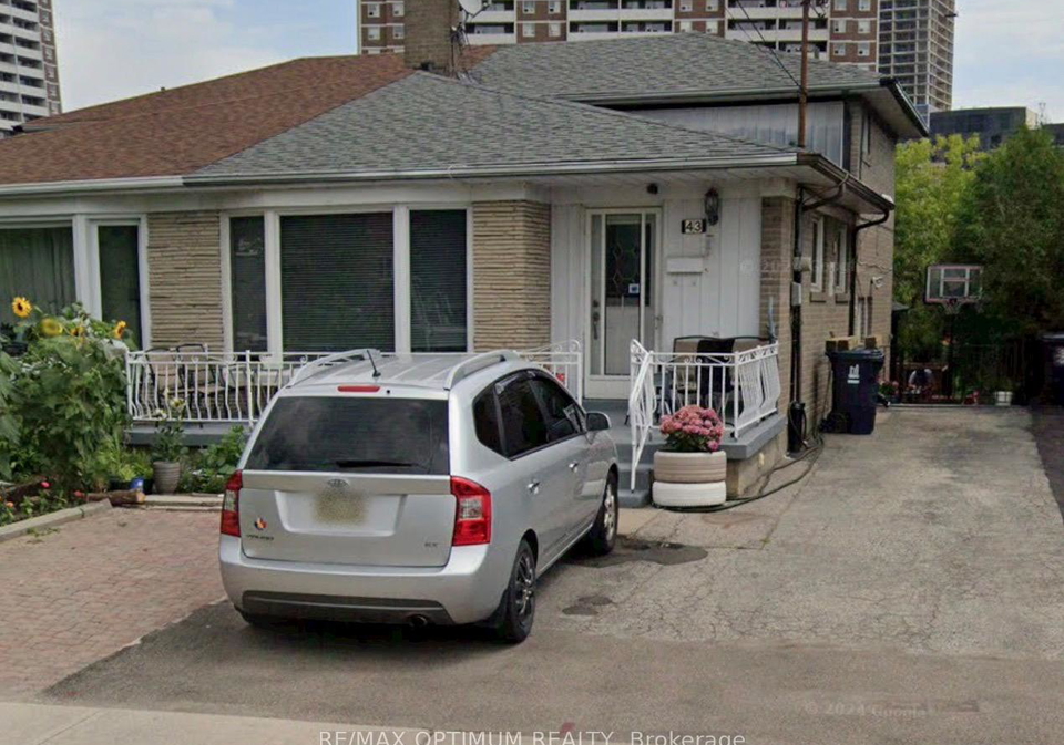 43-lindylou-road-york-ontario-w13239454
