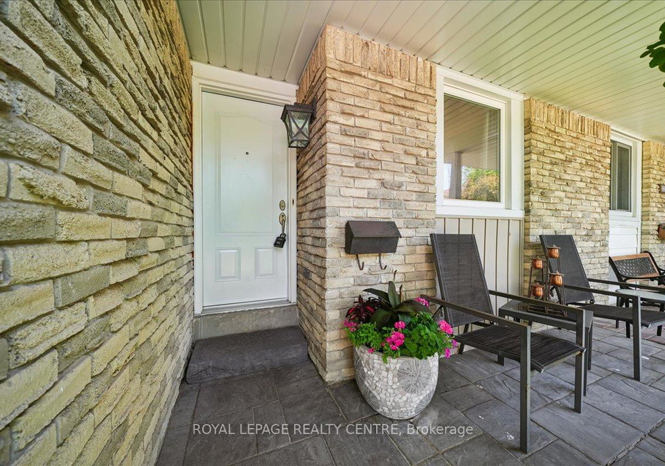 3503-autumnleaf-crescent-mississauga-ontario-w13239524