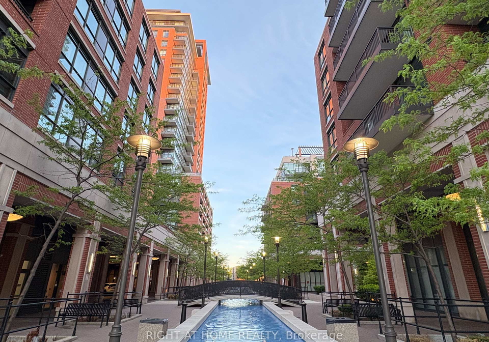 830-lawrence-avenue-w-north-york-ontario-w13239650