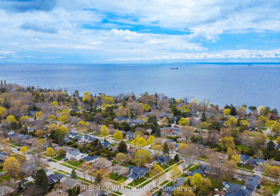 225-juniper-avenue-burlington-ontario-w13239716