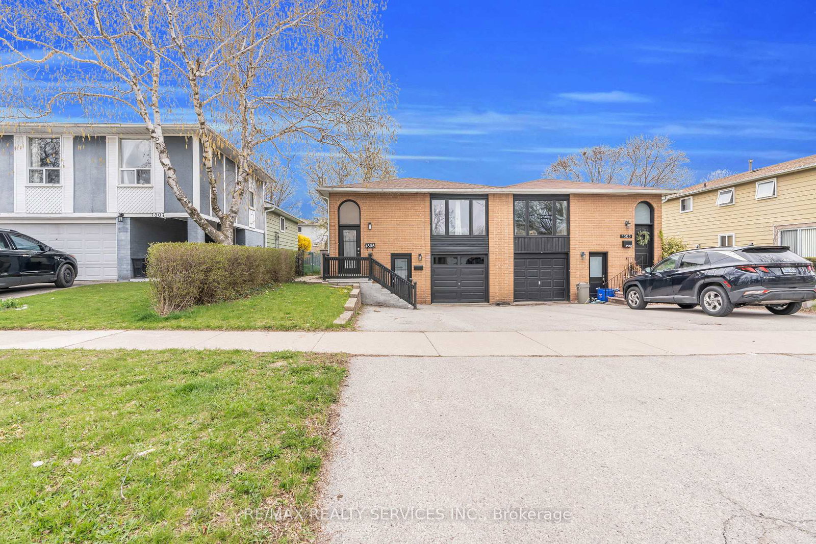 1305-consort-crescent-burlington-ontario-w13239960