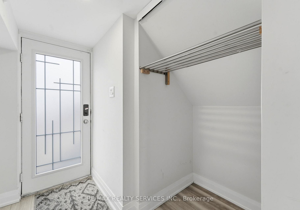 1305-consort-crescent-burlington-ontario-w13239960
