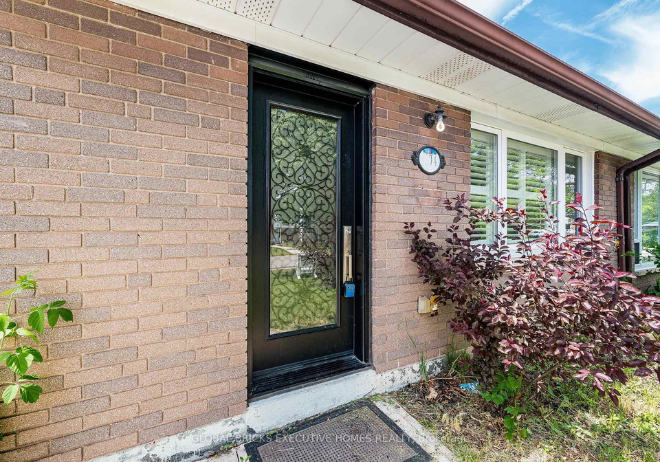 1274-redbank-crescent-oakville-ontario-w13240278