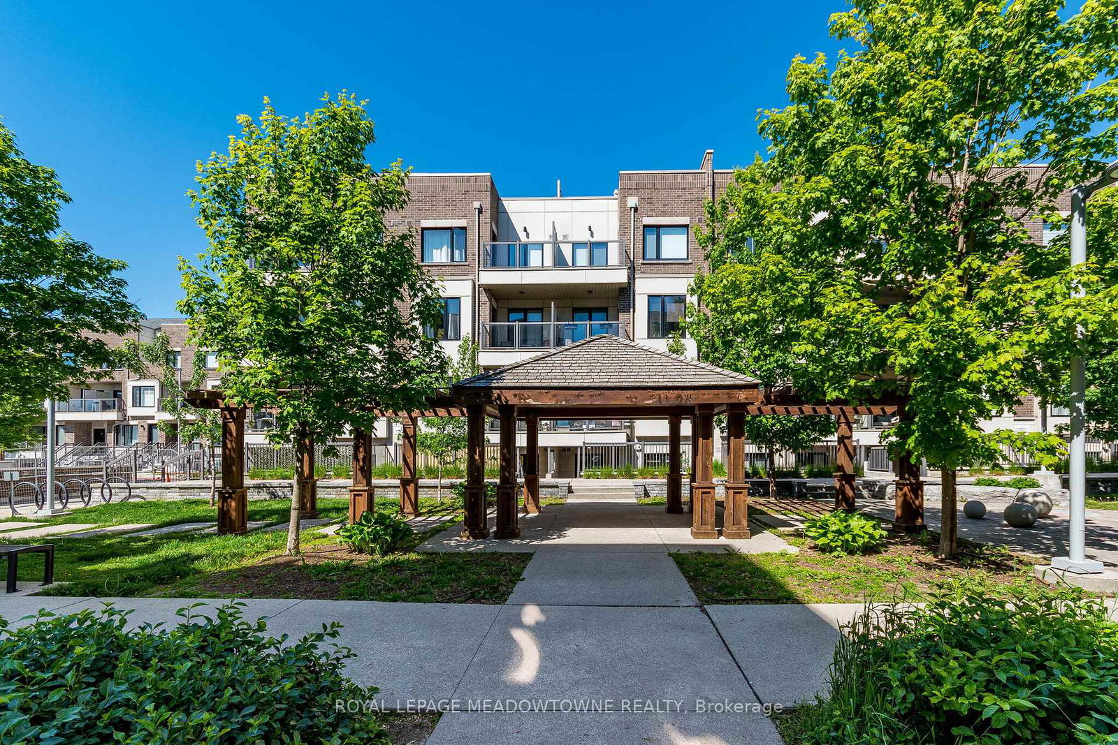 6-drummond-street-etobicoke-ontario-w13240336