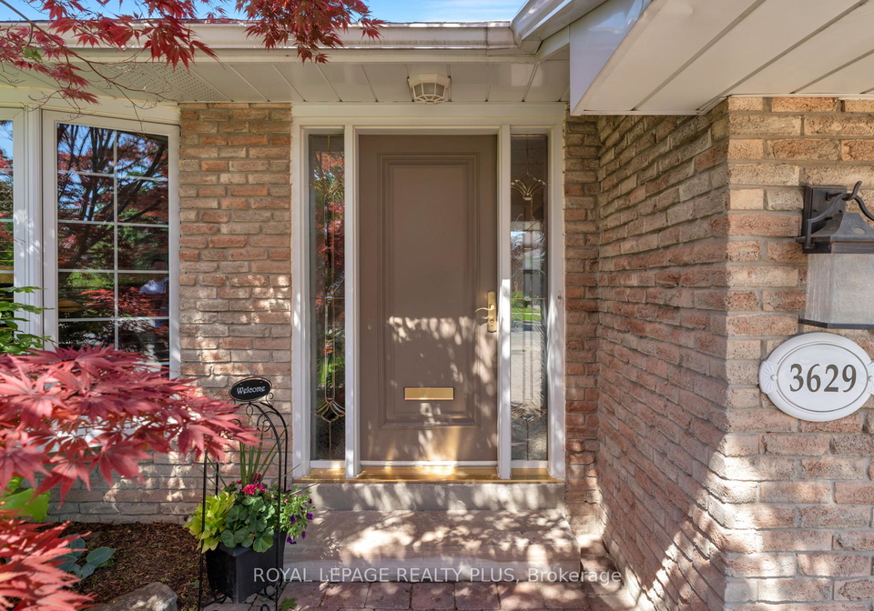 3629-swirlingleaves-crescent-mississauga-ontario-w13240370