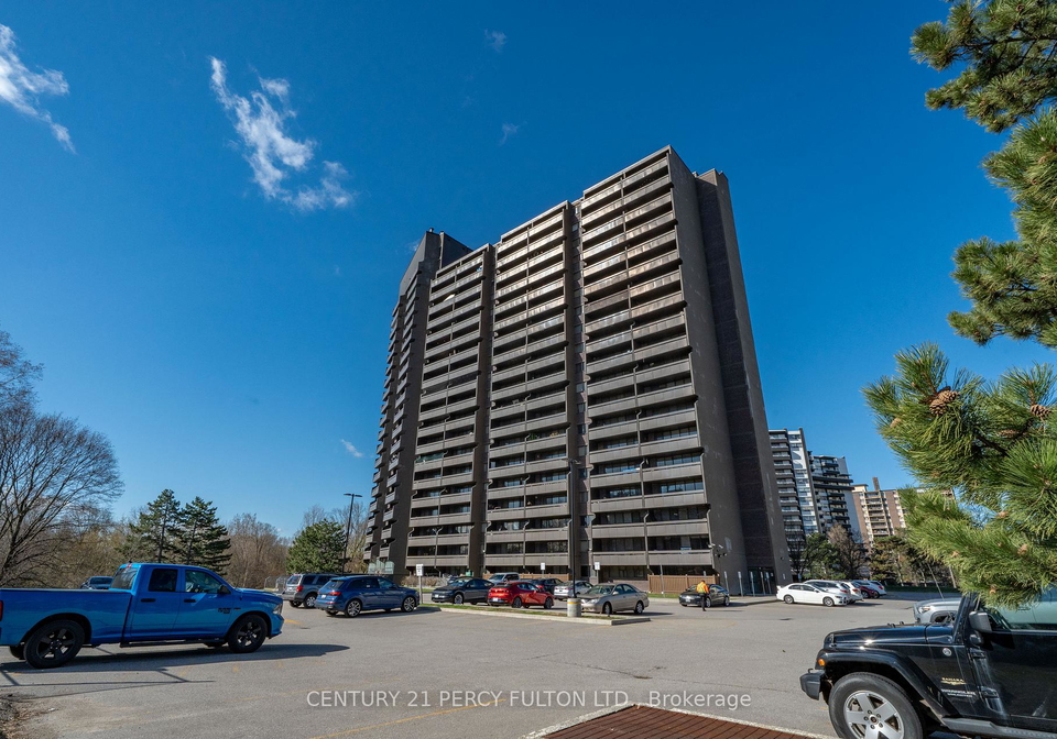 11-wincott-drive-etobicoke-ontario-w13240614