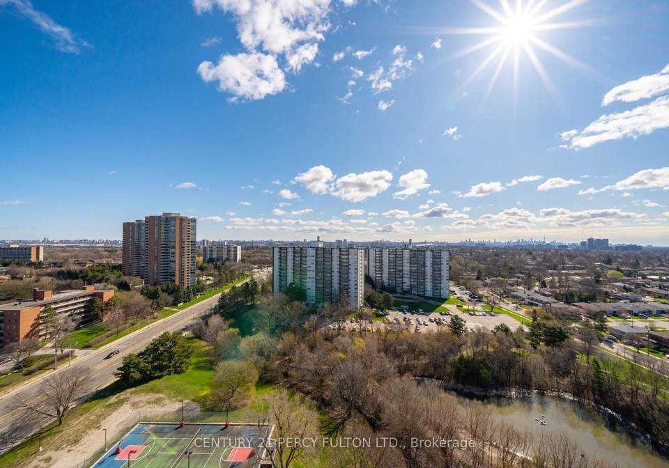 11-wincott-drive-etobicoke-ontario-w13240614