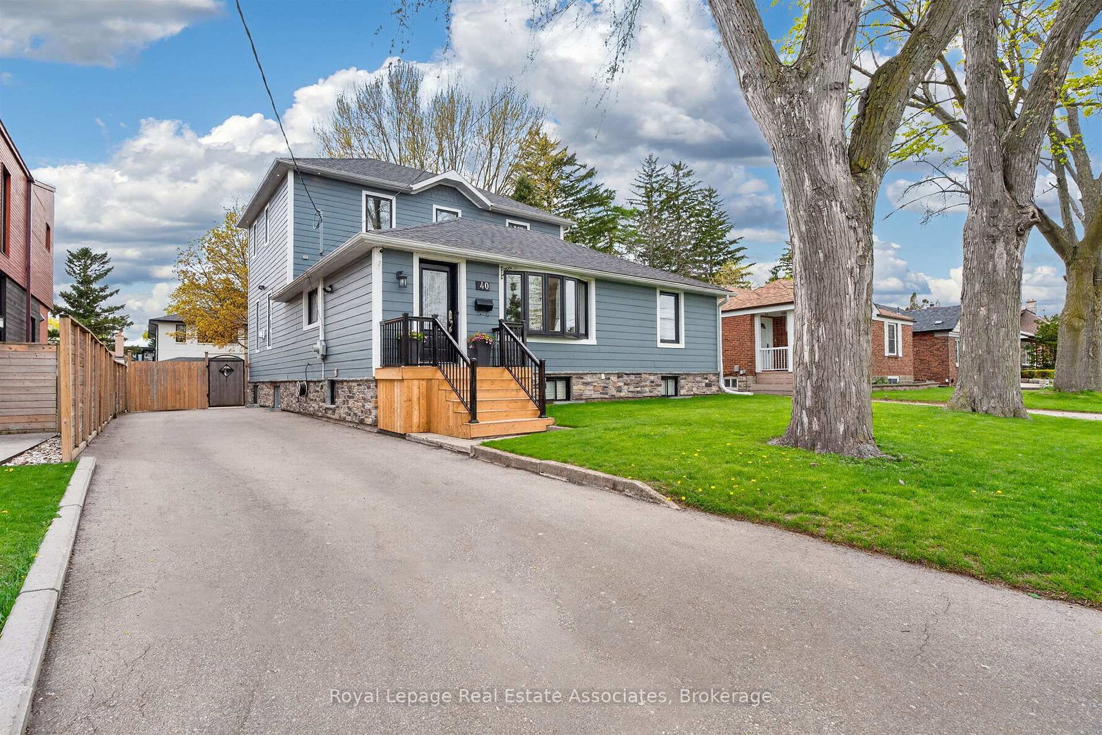 40-briarwood-avenue-mississauga-ontario-w13240780