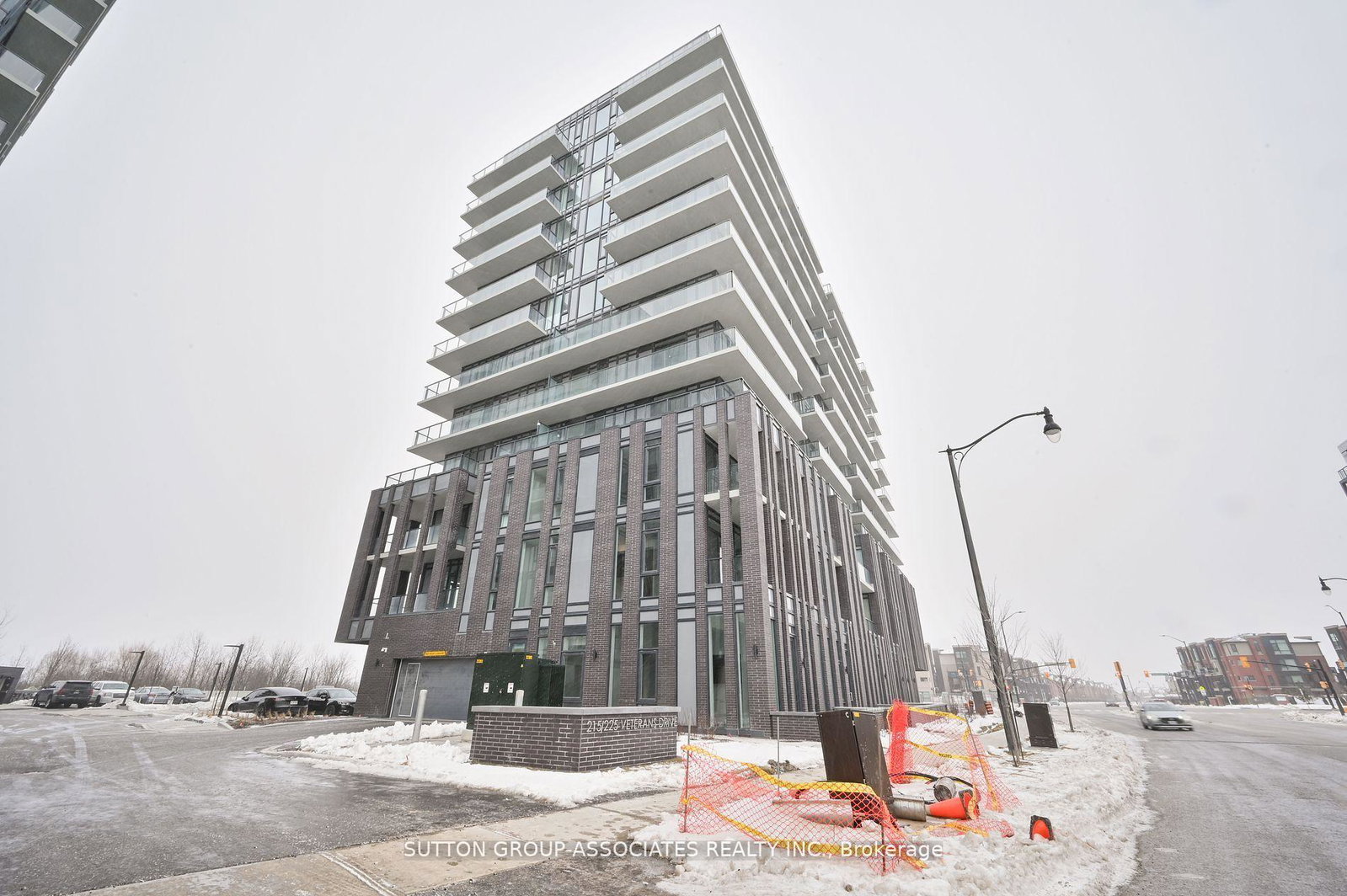 215-veterans-drive-brampton-ontario-w13240808