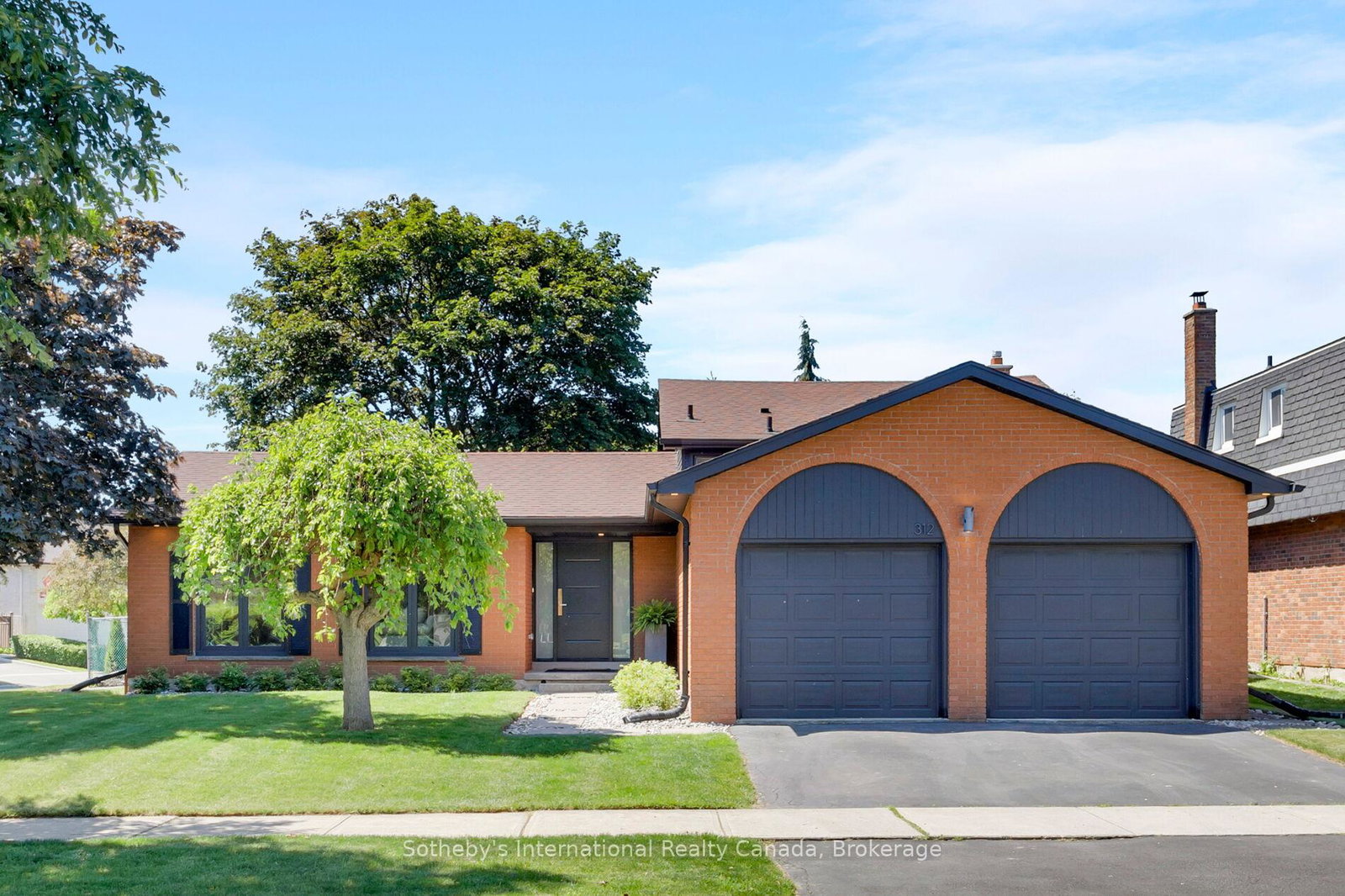 312-pinegrove-road-oakville-ontario-w13240876