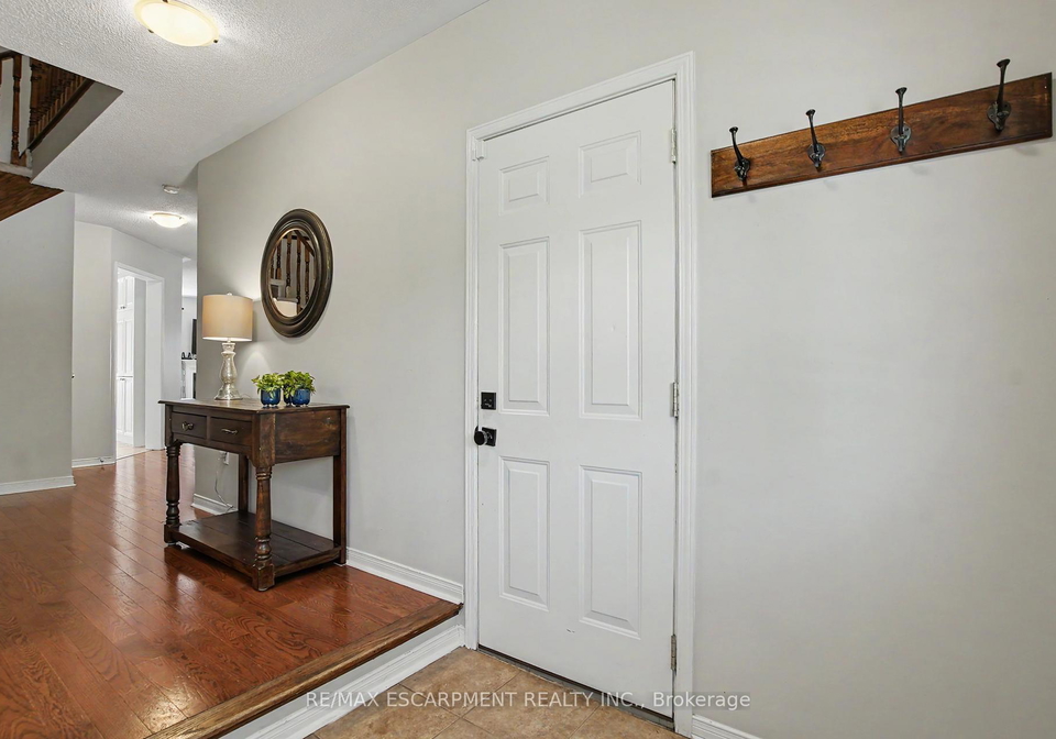 5372-cachet-crescent-burlington-ontario-w13240942