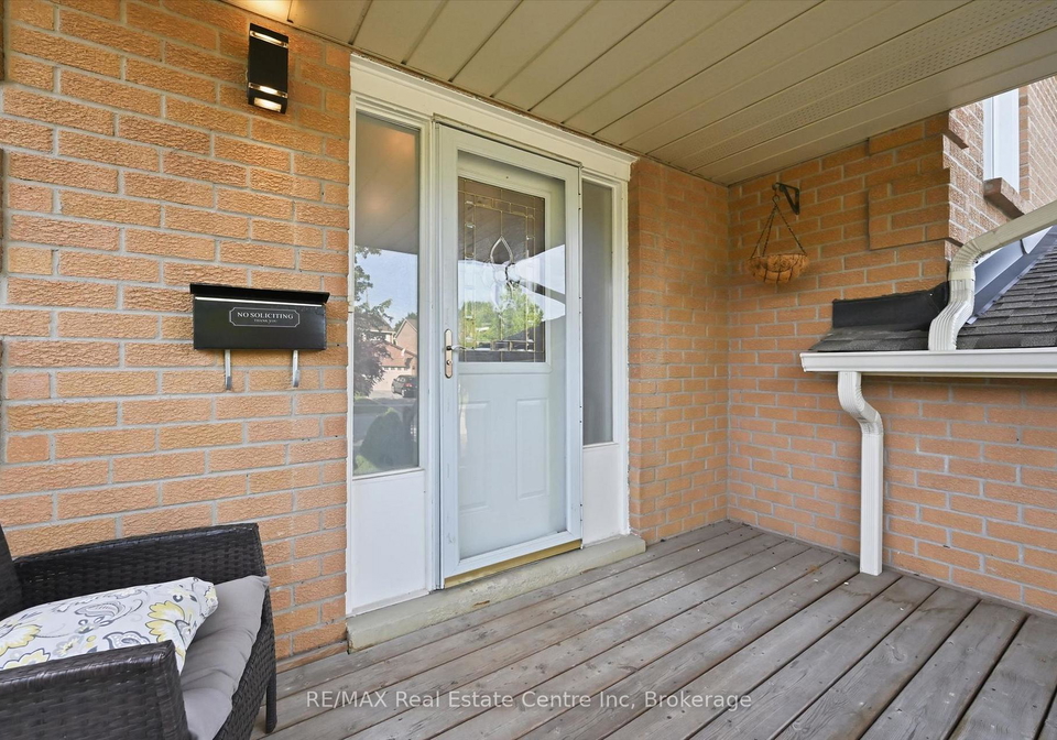 580-clover-park-crescent-milton-ontario-w13241140