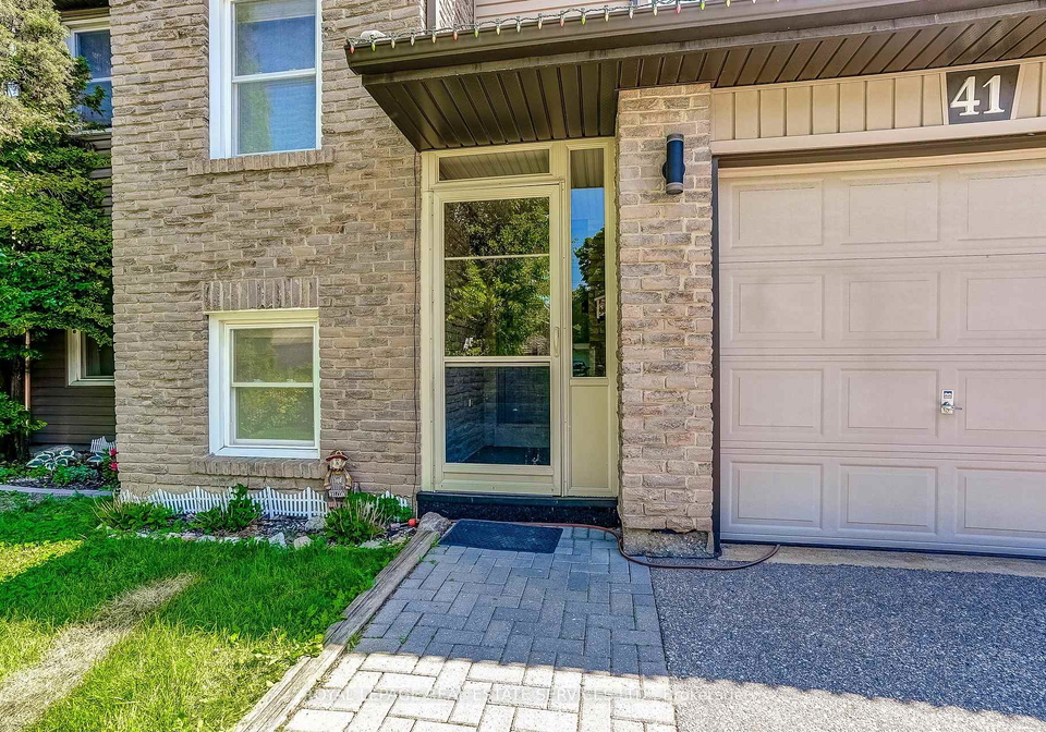 neuchatel-place-mississauga-ontario-w13241336