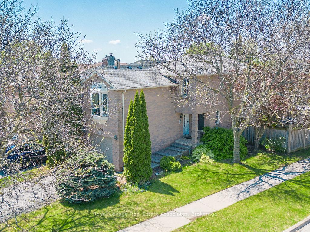 1308-valerie-crescent-oakville-ontario-w13241624