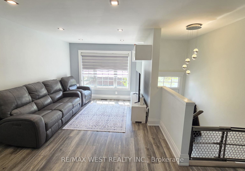 3020-cedarglen-gate-mississauga-ontario-w13241778