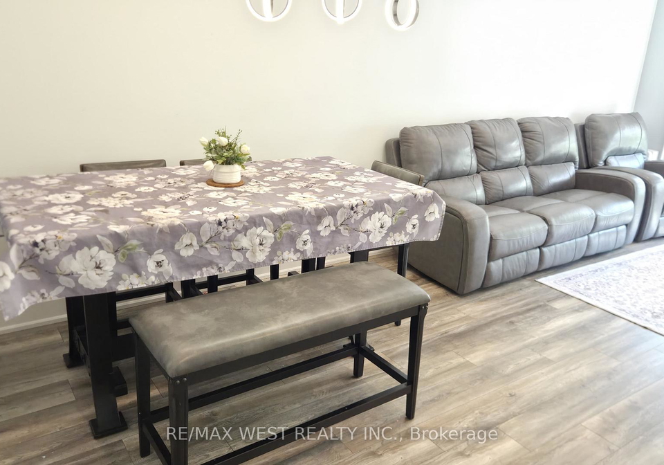 3020-cedarglen-gate-mississauga-ontario-w13241778
