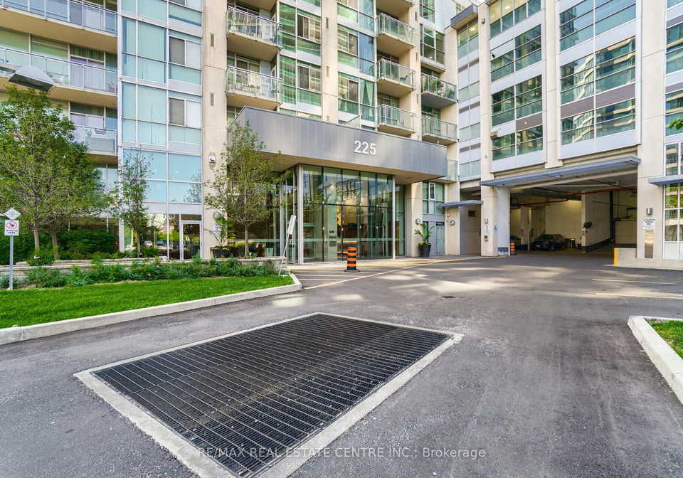 225-webb-drive-mississauga-ontario-w13242006
