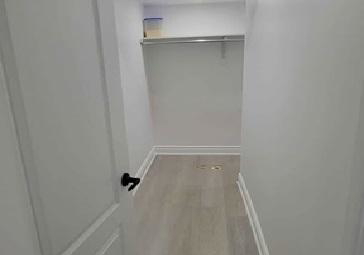 8-chestermere-crescent-s-brampton-ontario-w13242232