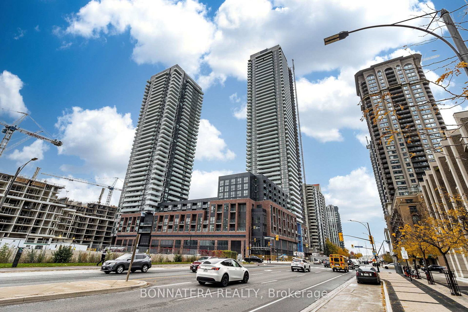 4130-parkside-village-drive-mississauga-ontario-w13242492