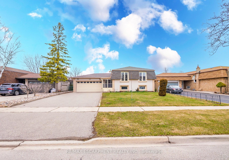 305-pinegrove-road-oakville-ontario-w13242540