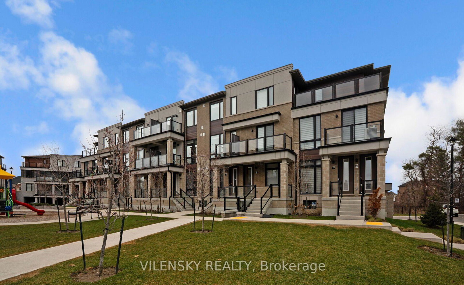 45-knotsberry-circle-brampton-ontario-w13242584
