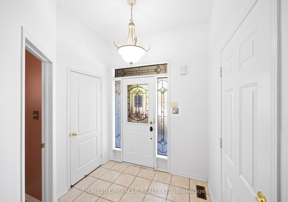 8-waterdale-road-brampton-ontario-w13242592
