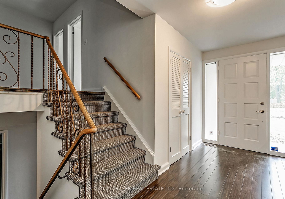91-ennisclare-drive-e-oakville-ontario-w13242852