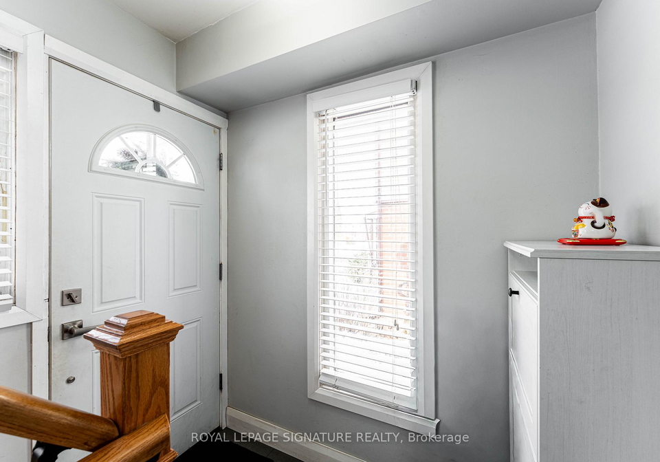 25-hun-crescent-etobicoke-ontario-w13243006