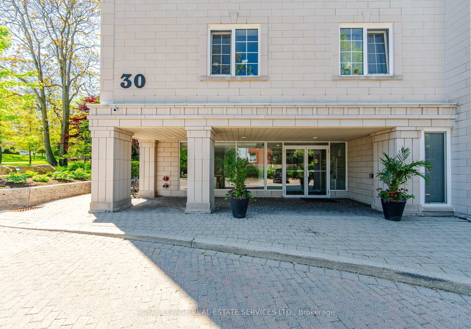 30-anglesey-boulevard-etobicoke-ontario-w13243100