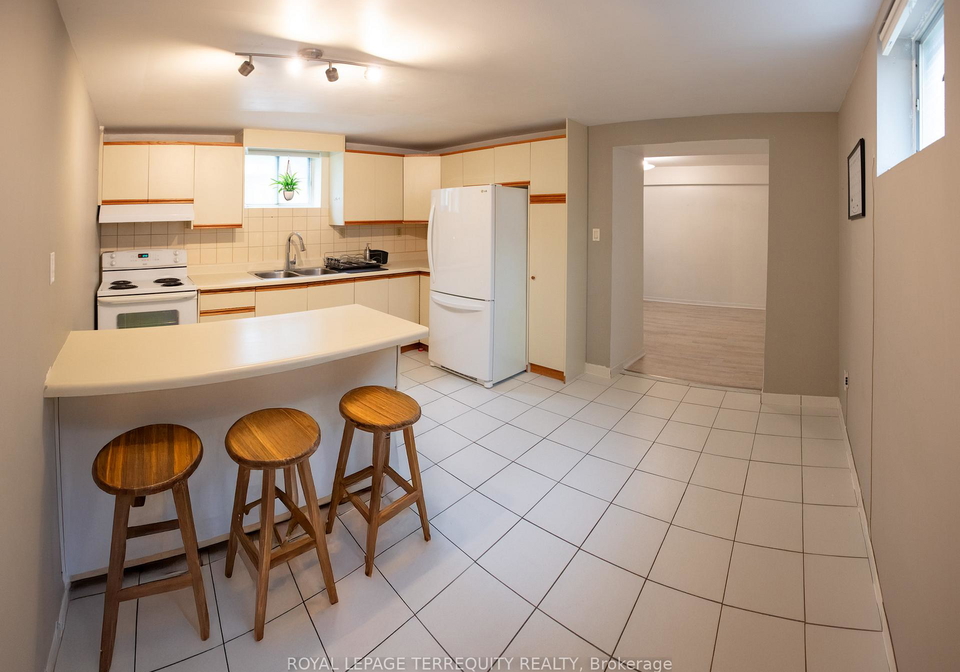 10-northcliffe-boulevard-toronto-ontario-w13243342