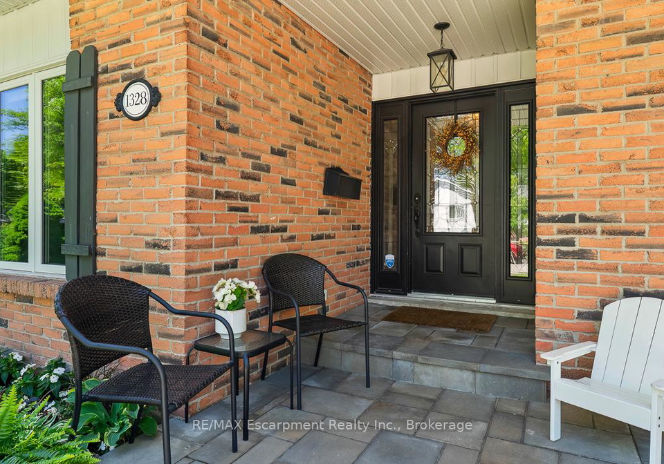 1328-vancouver-crescent-burlington-ontario-w13243476