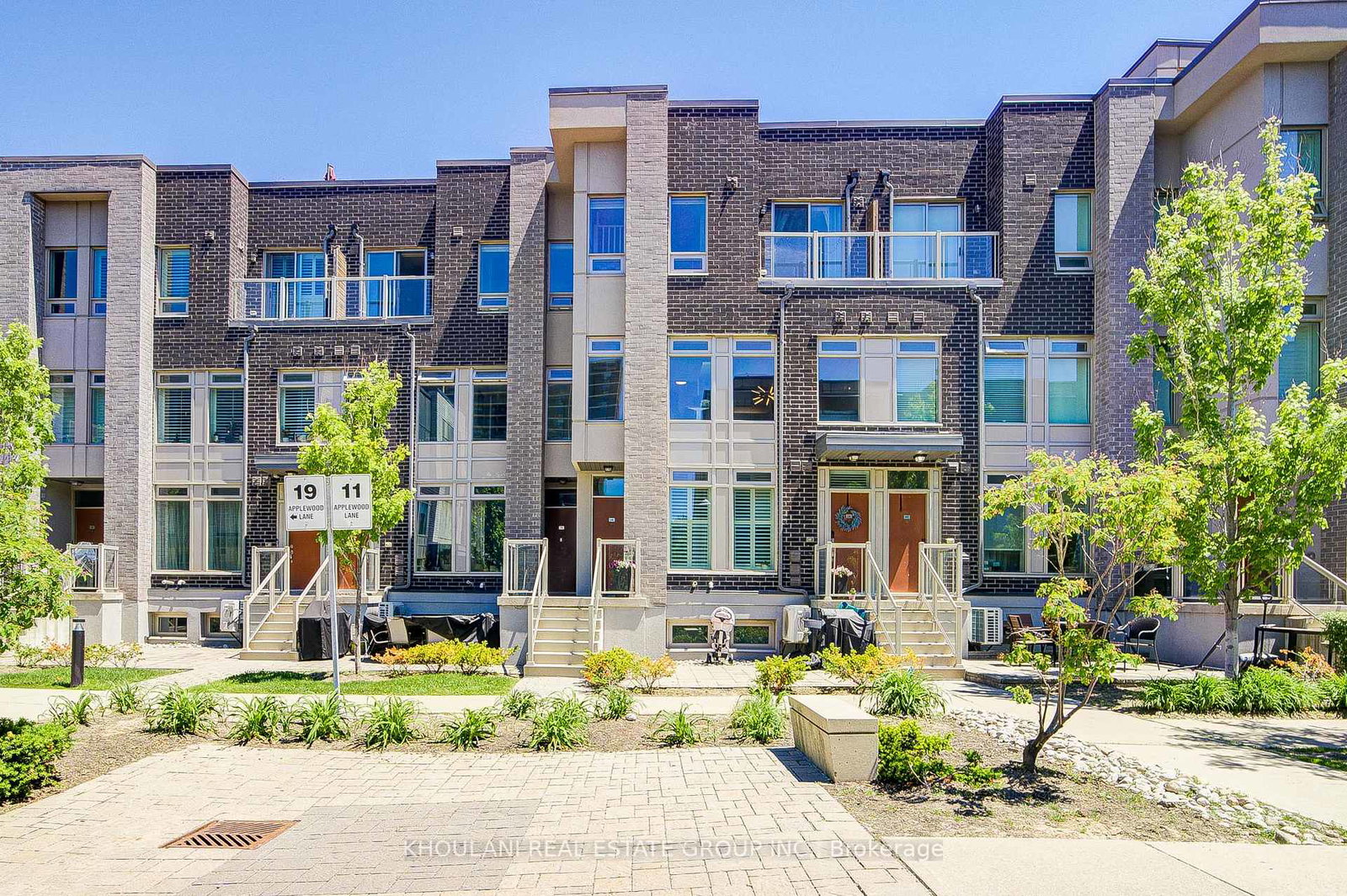 11-applewood-lane-etobicoke-ontario-w13245754