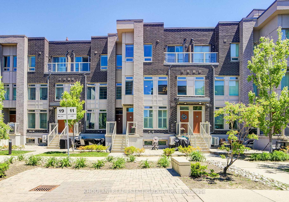 11-applewood-lane-etobicoke-ontario-w13245754