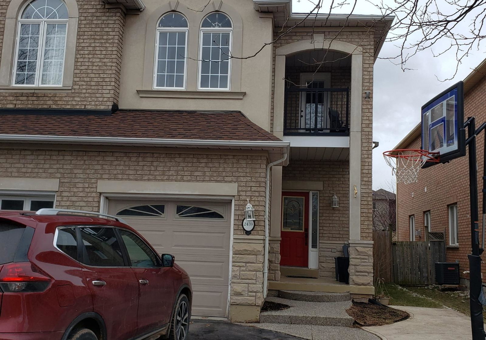 2439-lazio-lane-oakville-ontario-w13245902