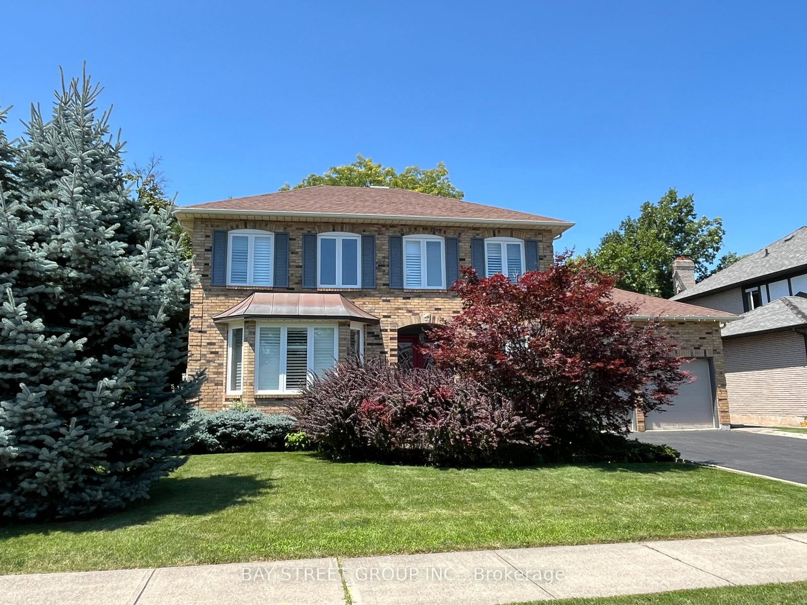 1035-masters-green-oakville-ontario-w13245976