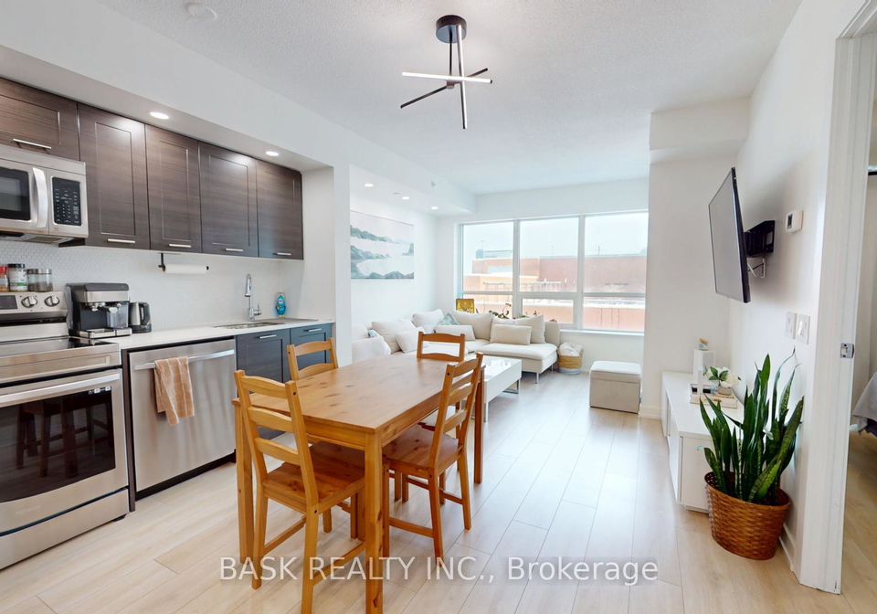 2220-lake-shore-boulevard-w-etobicoke-ontario-w13246106