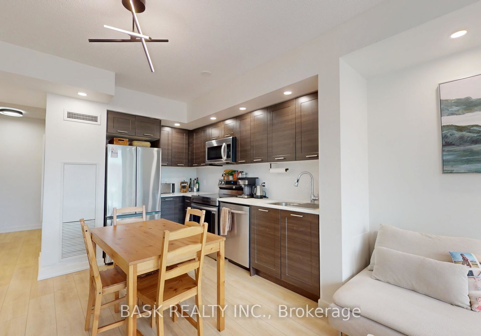 2220-lake-shore-boulevard-w-etobicoke-ontario-w13246106
