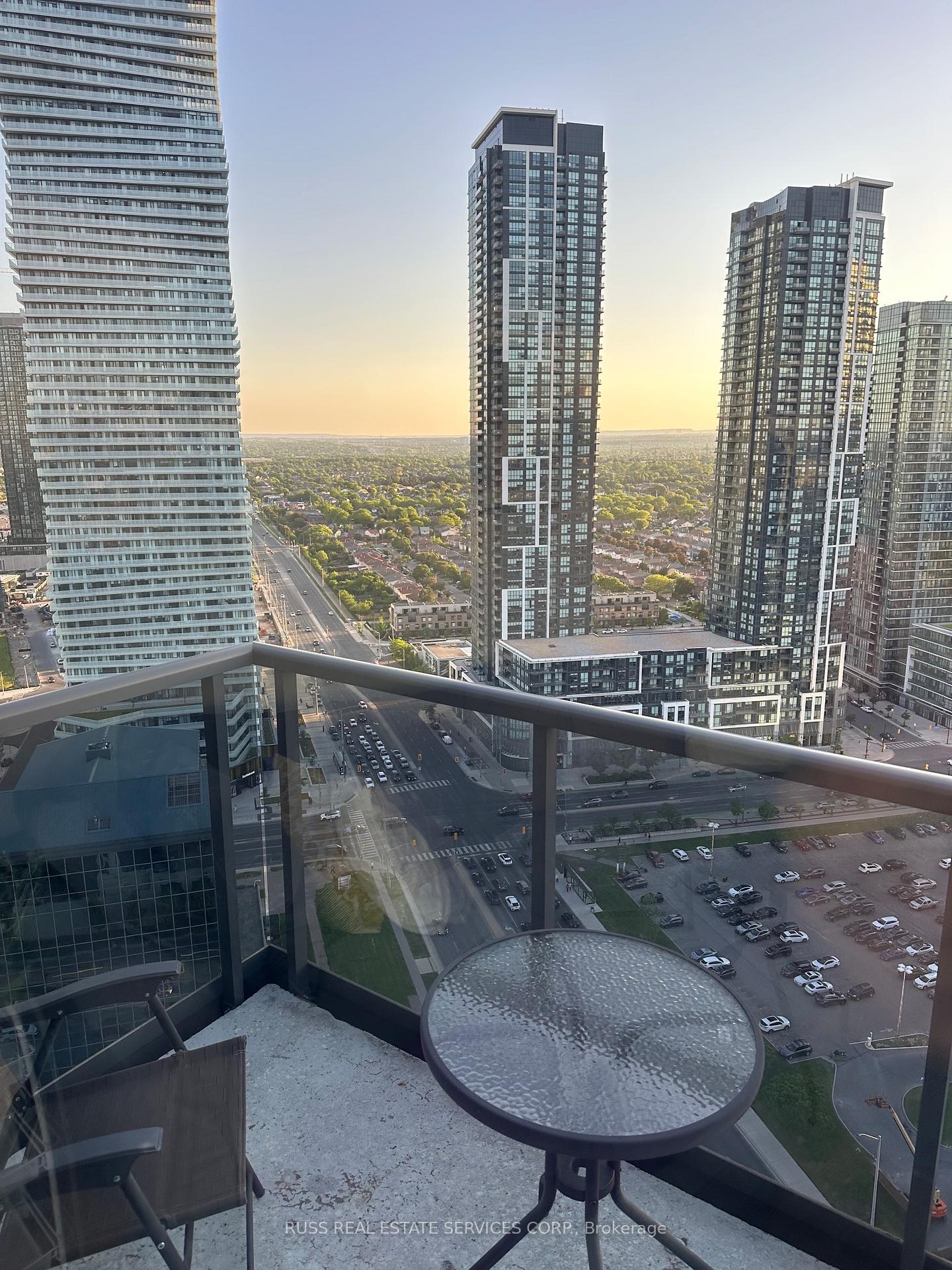 330-burnhamthorpe-road-w-mississauga-ontario-w13246282