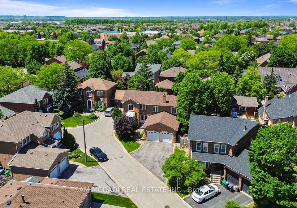 6643-mockingbird-lane-mississauga-ontario-w13246544