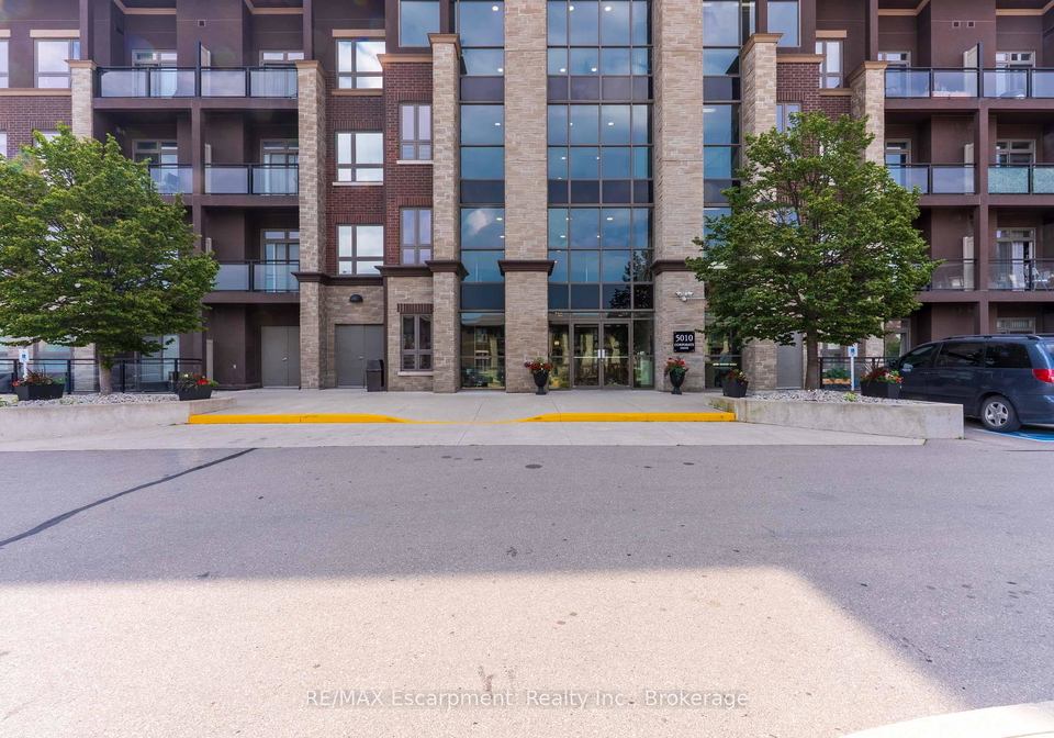 5010-corporate-drive-burlington-ontario-w13246554