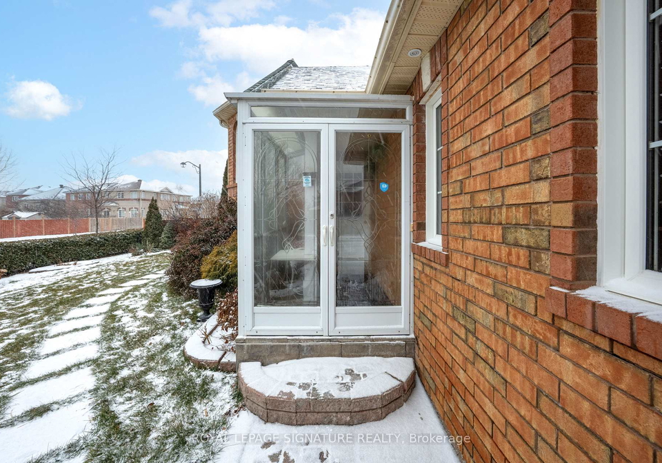 687-twain-avenue-mississauga-ontario-w13246600