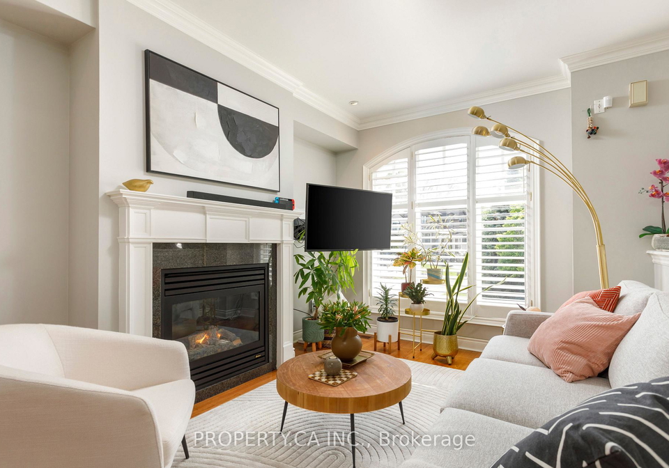 9-leaves-terrace-etobicoke-ontario-w13246740