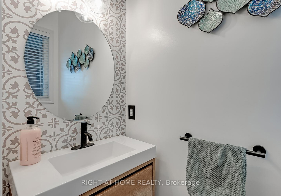 2033-trawden-way-oakville-ontario-w13246952