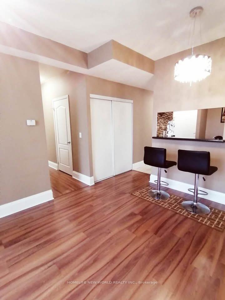 4-elsinore-path-etobicoke-ontario-w13247018