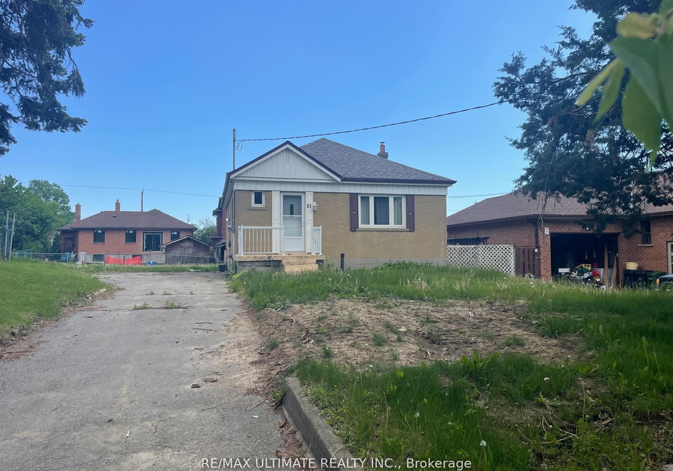 11-flamingo-crescent-north-york-ontario-w13247032